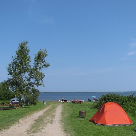 Complexe D'Hebergement La Maison Touristique Dugas Caraquet Eksteriør bilde