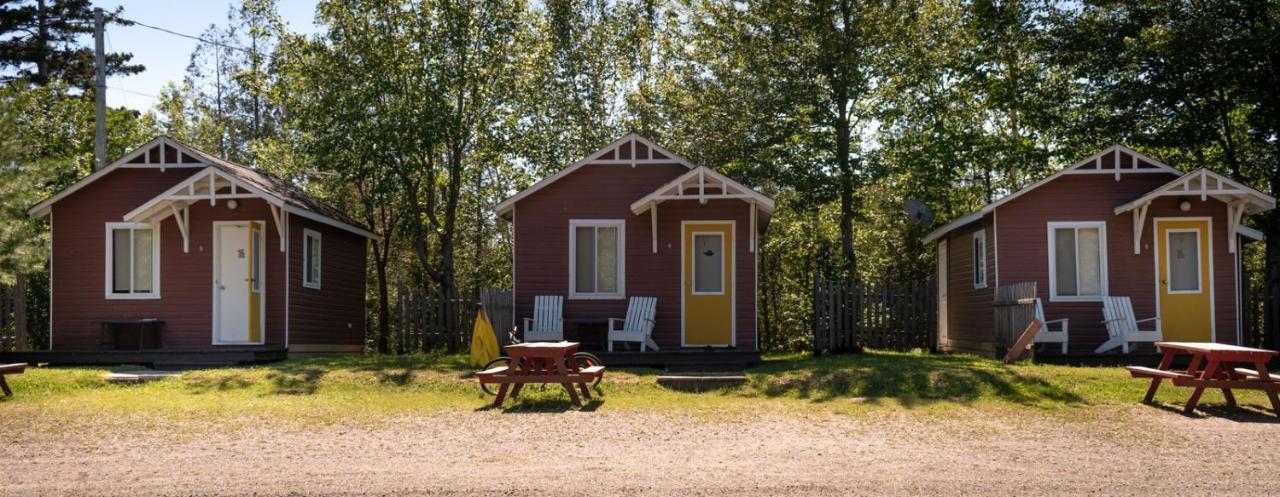 Complexe D'Hebergement La Maison Touristique Dugas Caraquet Eksteriør bilde